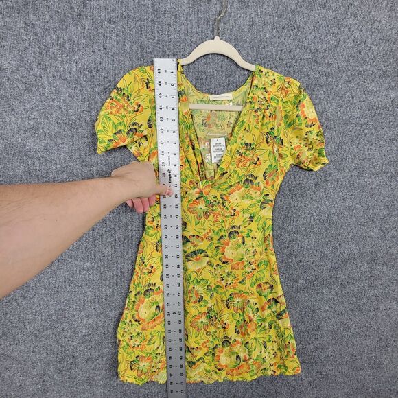 NWT URBAN OUTFITTERS Yellow Floral Bettie Twist-Front Mini Dress SIZE XS - Picture 11 of 16